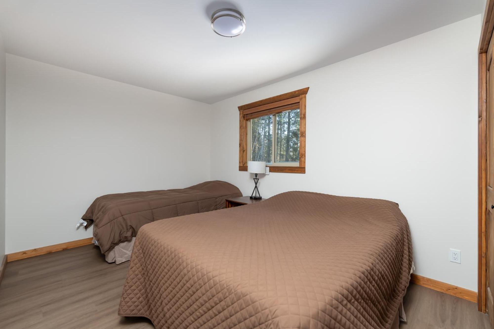 The Evergreen Cabin Valemount Exterior photo